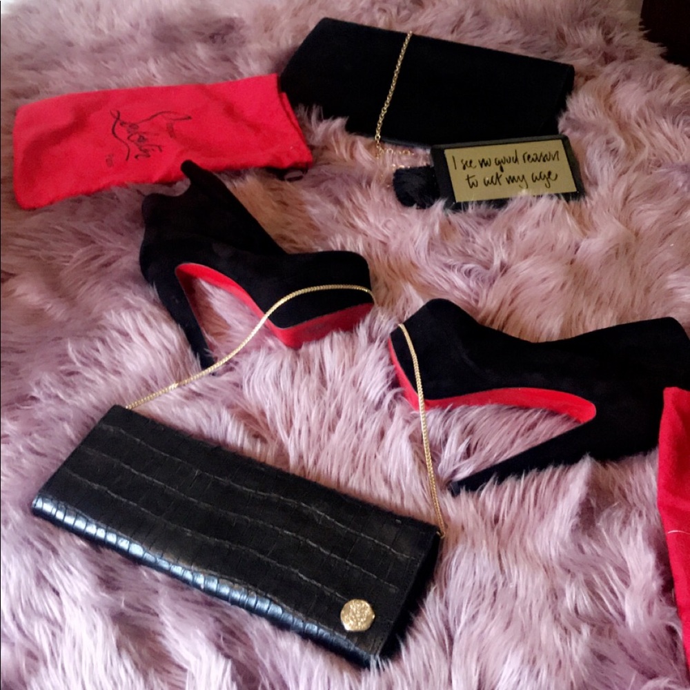 Never been worn .. size 10 but fits like a 9.5..